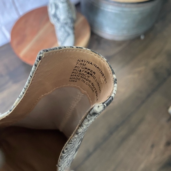 Steve Madden Booties - Picture 5 of 5